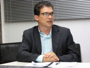 Erick Facioli é jornalista, professor universitário, especialista em Gestão de Cidades, mestrando em Saúde Coletiva