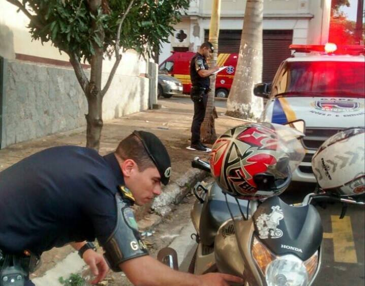 gcm motociclista que atropelou mulher e fugiu