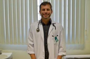 Alexandre Naime Barbosa é médico infectologista do HCFMB