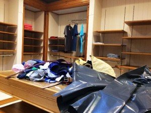 Ação dos bandidos não levou mais que 1 minuto. (Foto: Agência 14 News)