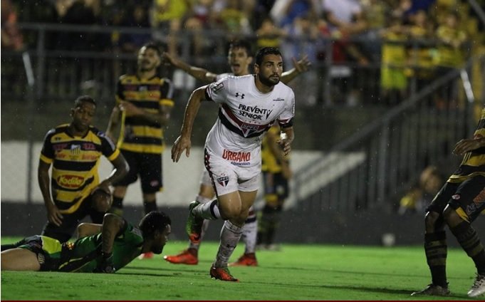 São Paulo abriu vantagem, mas defesa não garantiu o resultado