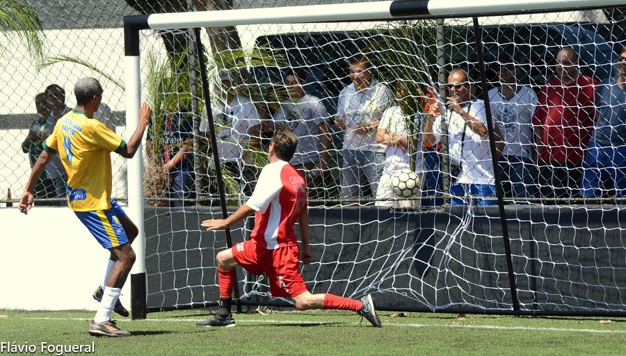 Seleção Master fez duas partidas contra equipes locais e mostrou categoria nas jogadas e nos gols