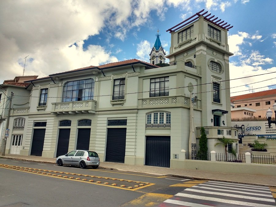 Casarão foi concebido ainda na década de 1940 pelo arquiteto italiano Adlofo Dinucci