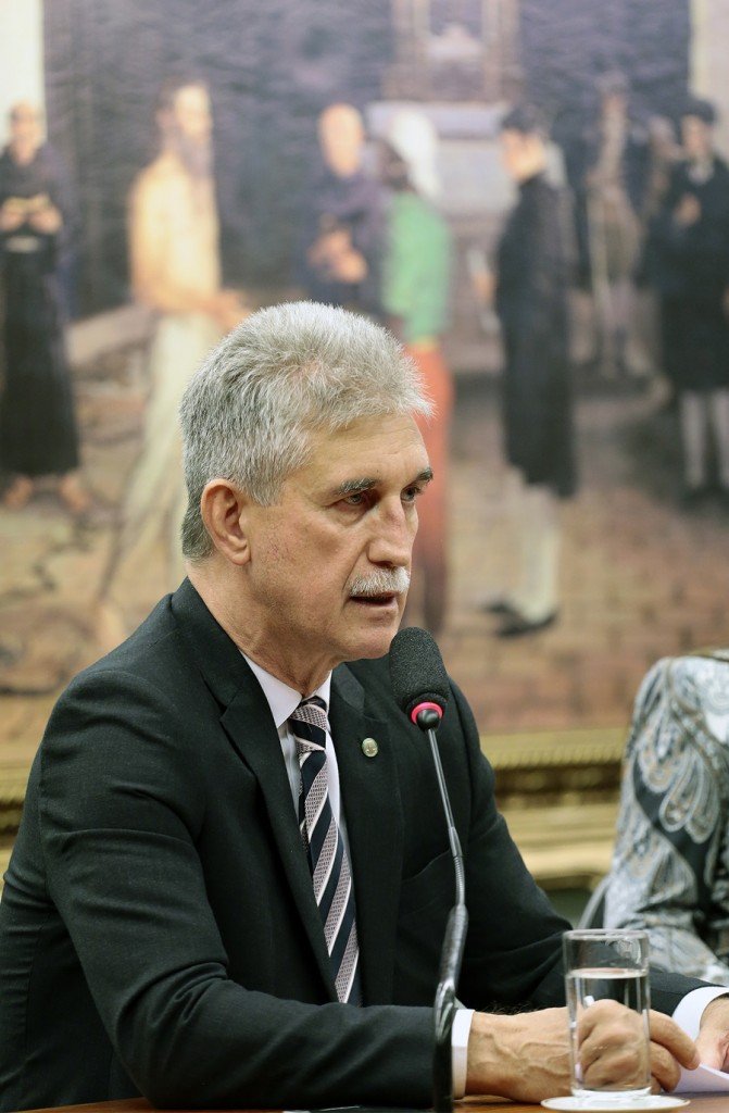 Monti frisa que a 'fiscalização da origem dos recursos cabe ao PR'