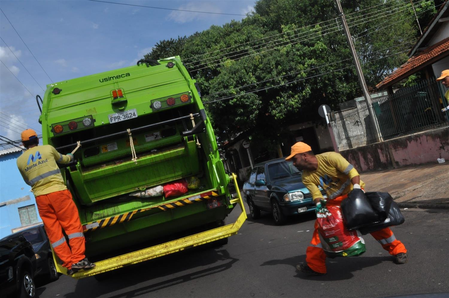 Serviços públicos têm horário especial de funcionamento nesta quinta