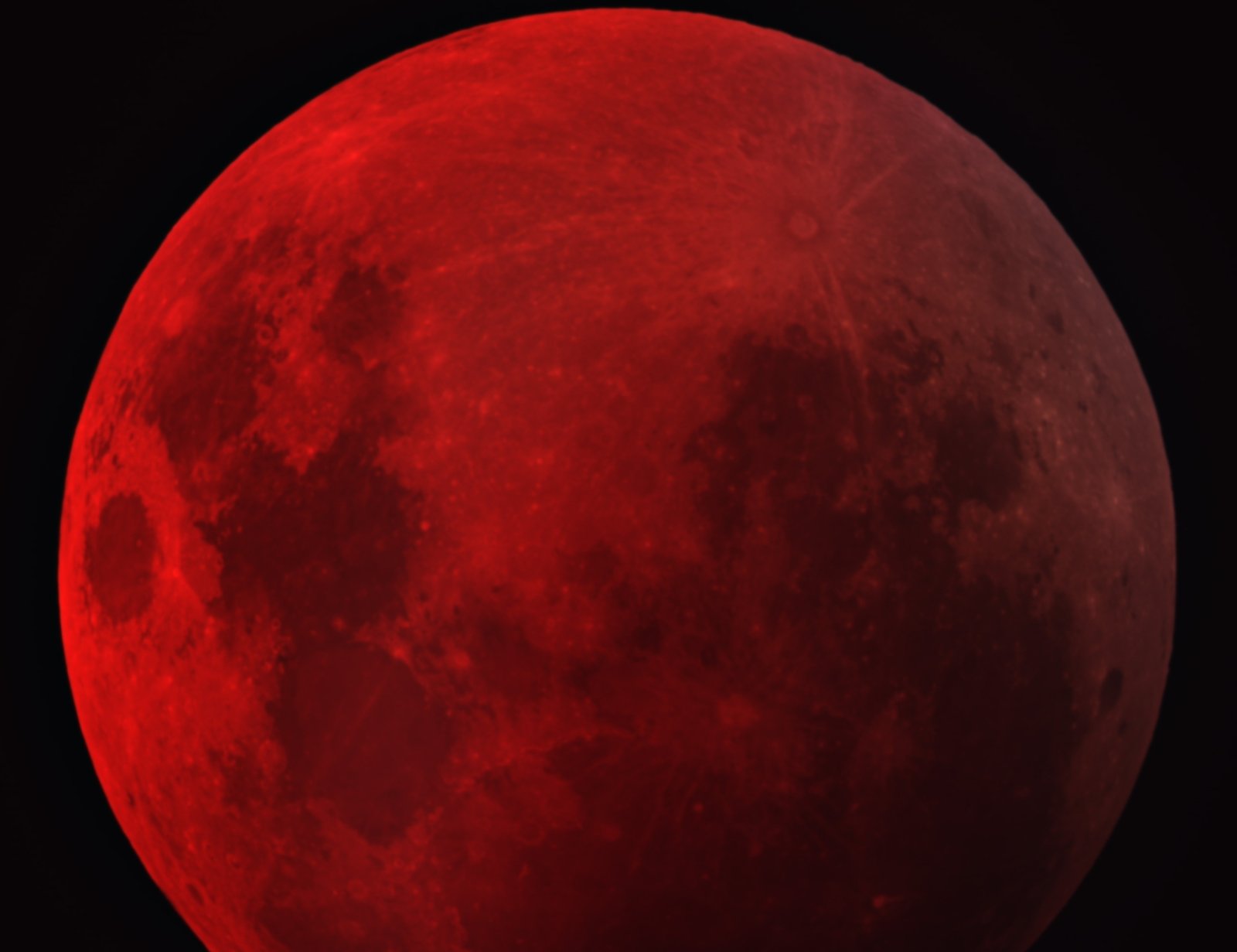 Lua de Sangue triplamente especial será visível hoje de todo o Brasil