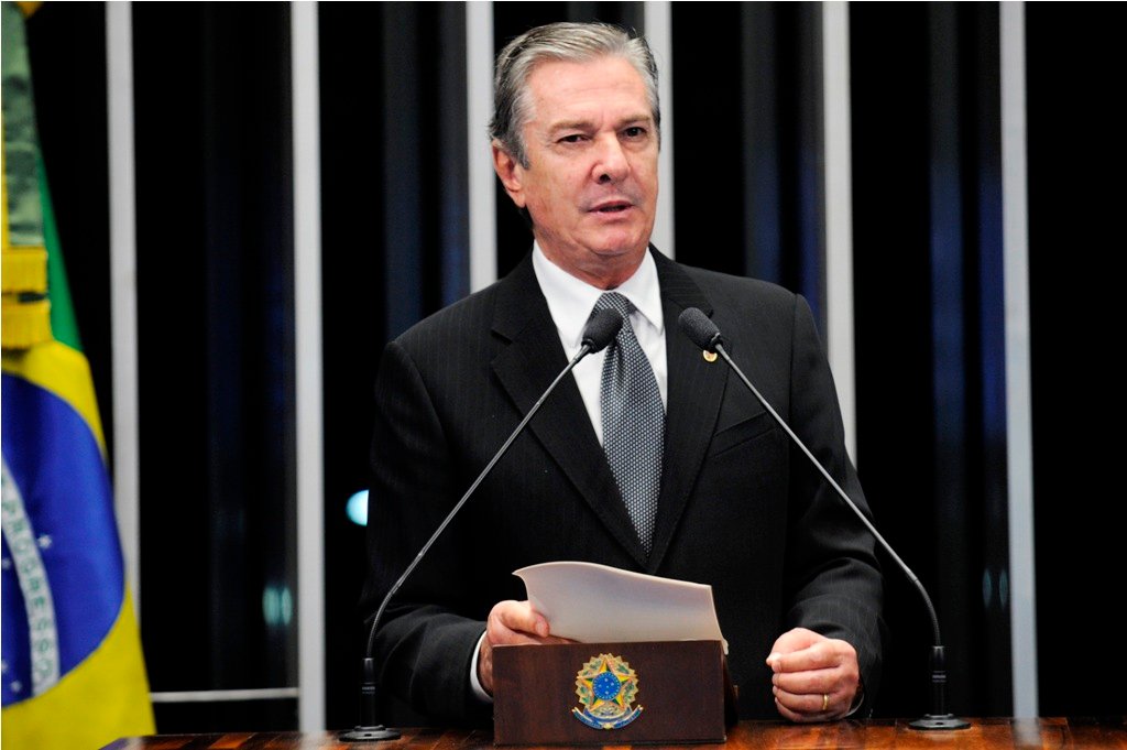 Maioria dos ministros do STF vota pela condenação de Collor