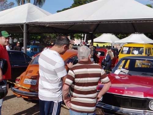 Feriado prolongando terá encontros de veículos antigos e de motociclistas