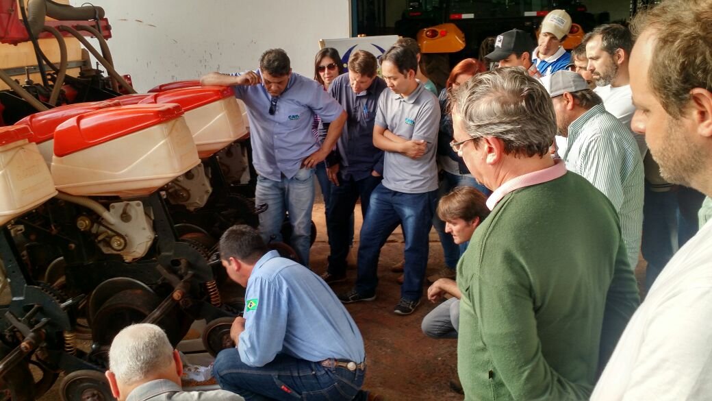 Agrônomos da CATI na região de Botucatu visitam FCA/Unesp
