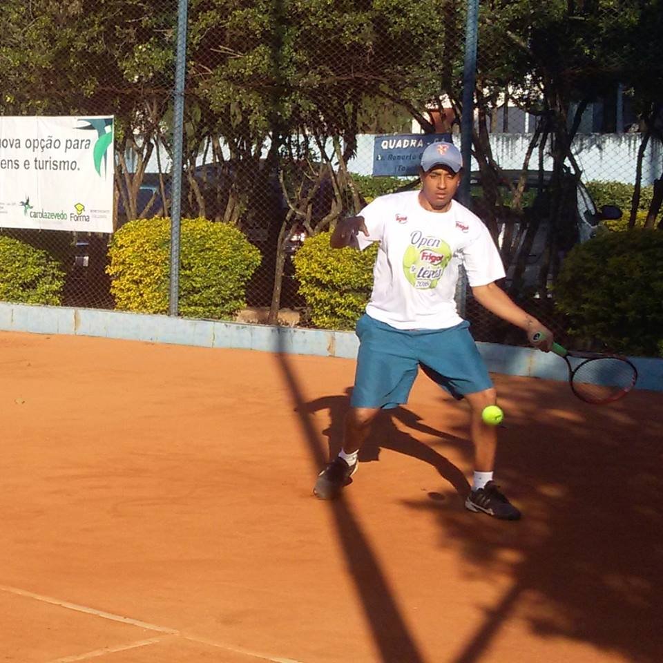 Colauto é vice-campeão em torneio de tênis em Jaú