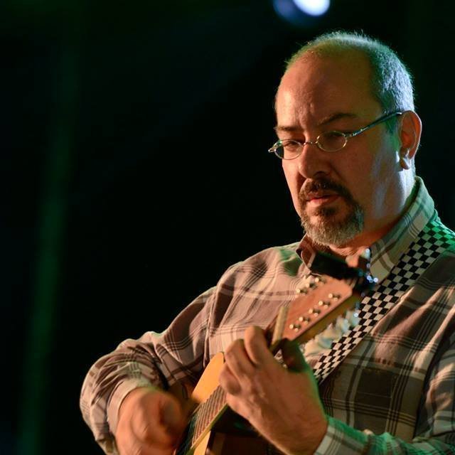 Café das Cinco recebe Osni Ribeiro, neste domingo (26)