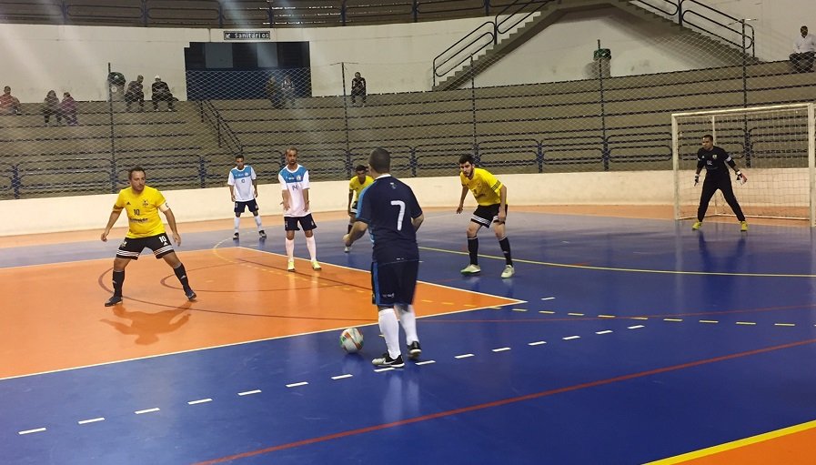 Botucatu goleia e avança na Copa Record de Futsal Masculino