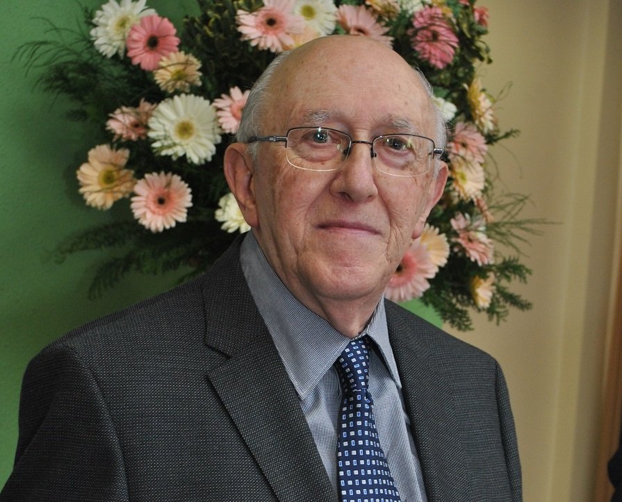 Morre, aos 85 anos, o professor Álvaro Oscar Campana