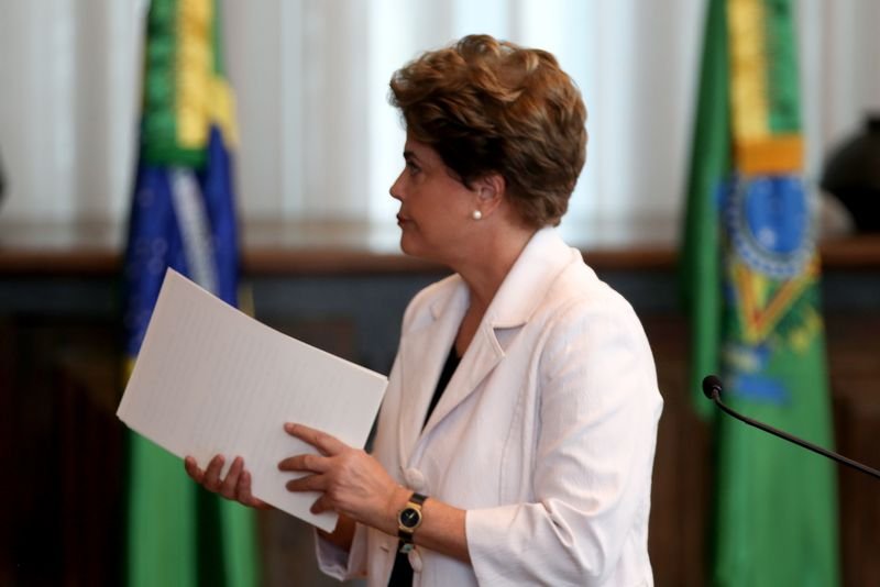 Em carta, Dilma propõe plebiscito sobre eleição presidencial