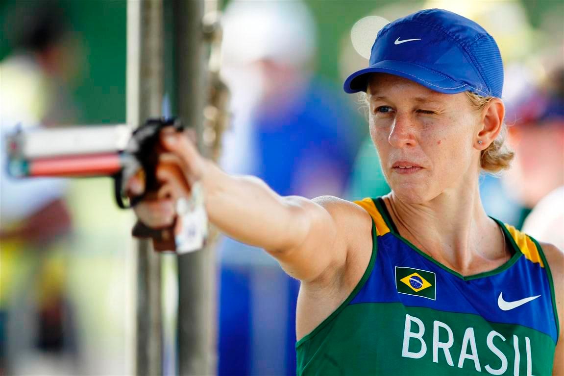 Yane Marques, do pentatlo moderno, será porta-bandeira do Brasil na Rio 2016