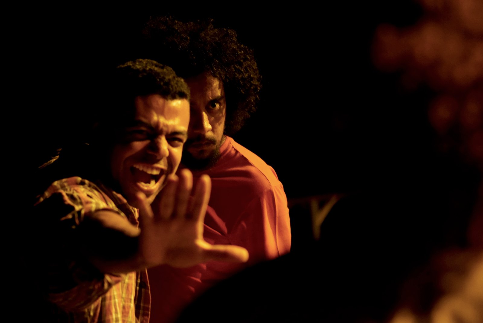 Sexta-feira, “Os Mortos Caminham lá Fora”, no Teatro de Botucatu