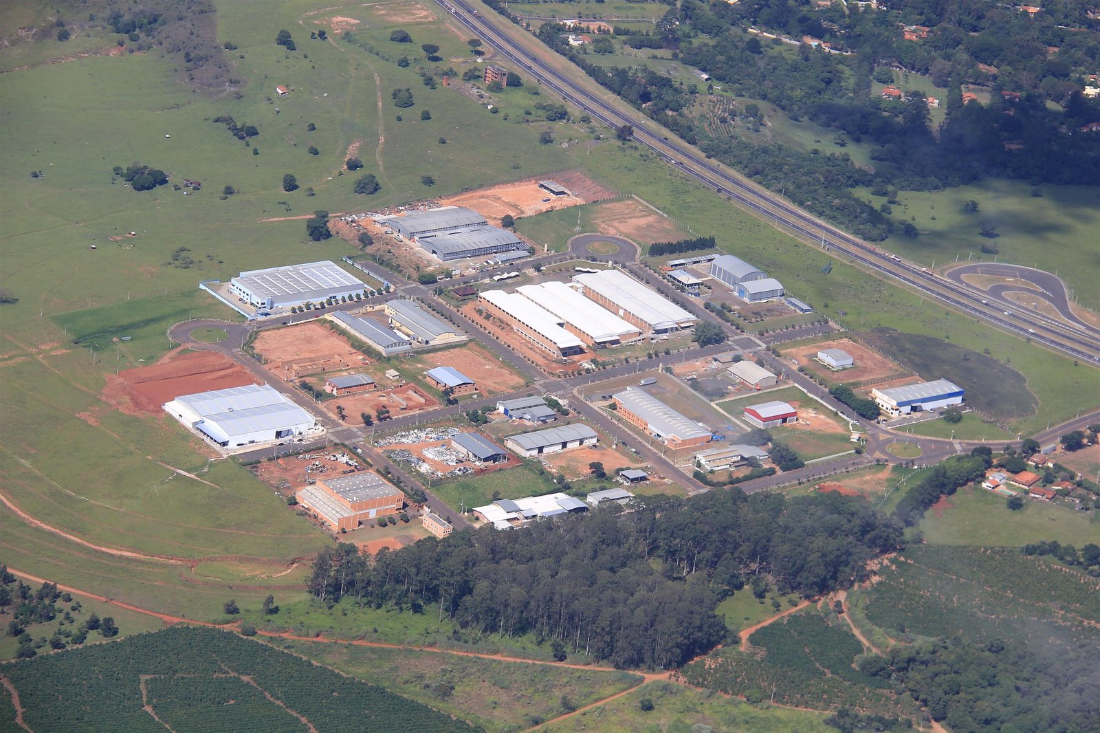 Colino cobra ações para atrair empresas aos Distritos Industriais