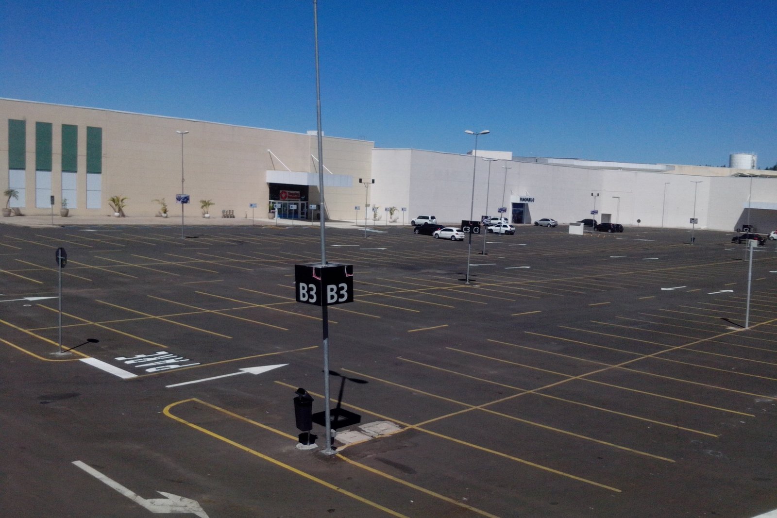 Gestantes e pessoas com crianças de colo poderão ter vagas exclusivas em estacionamentos