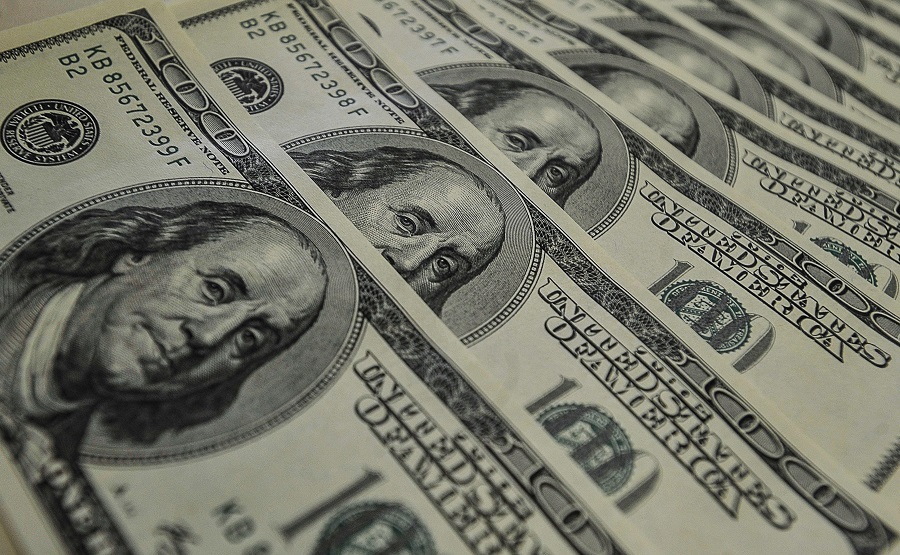Dólar fecha a semana na maior cotação do Plano Real