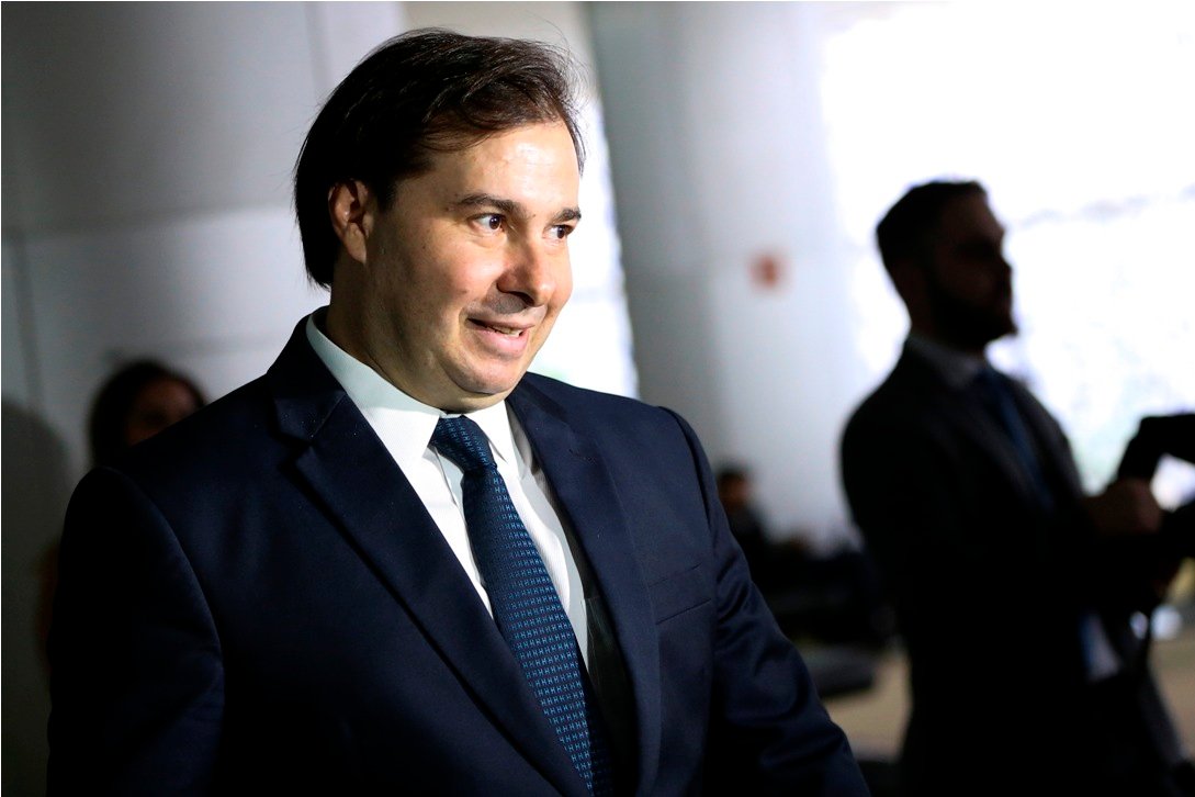 Decreto sobre intervenção federal no Rio dificulta votação da reforma da Previdência, afirma Maia