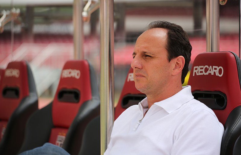 Rogério Ceni volta ao São Paulo, agora como técnico