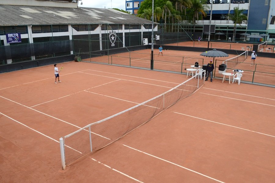 Open de Tênis da AAB prossegue com disputa da categoria B