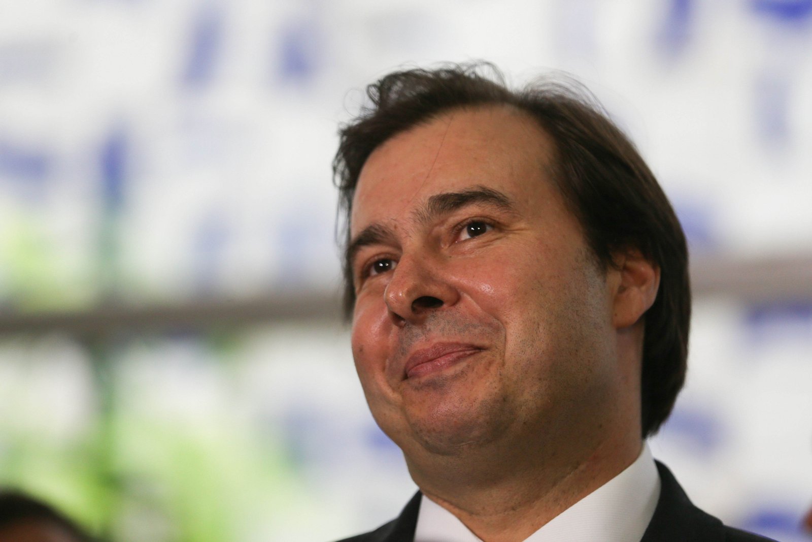 Maia promete retomar votações e colocar reforma da Previdência em pauta em junho