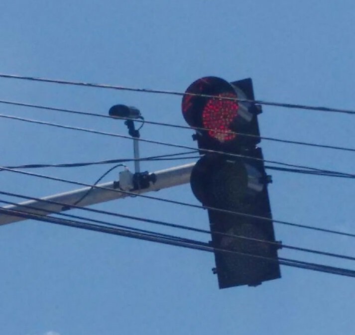 Secretaria afirma não ter instalado câmeras em semáforos