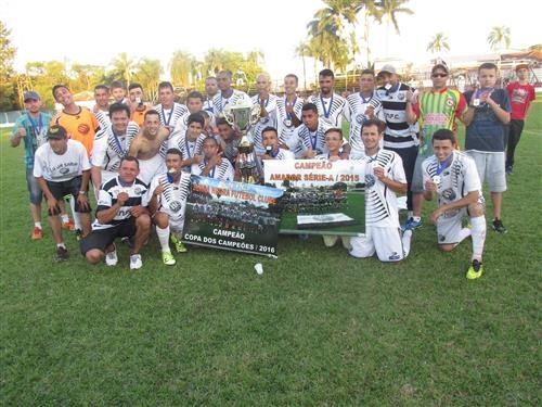 Serra Negra é bicampeão do Varzeano A
