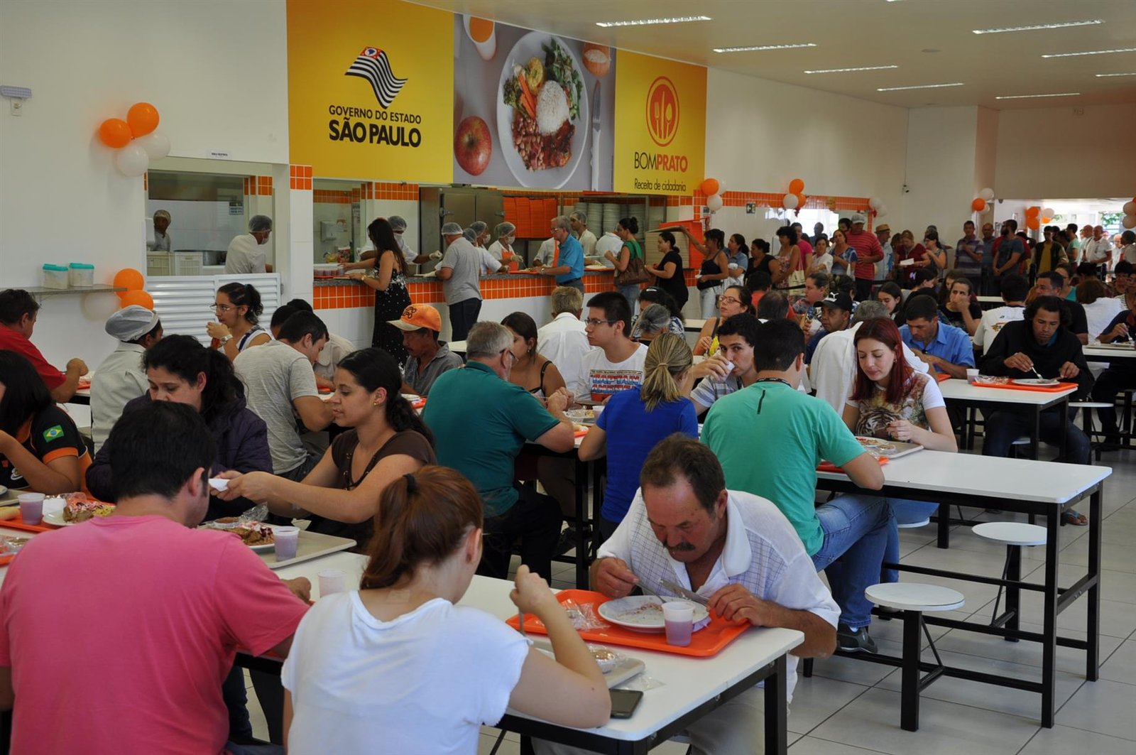 Bom Prato celebra 1º ano em Botucatu com mais de 390 mil refeições servidas