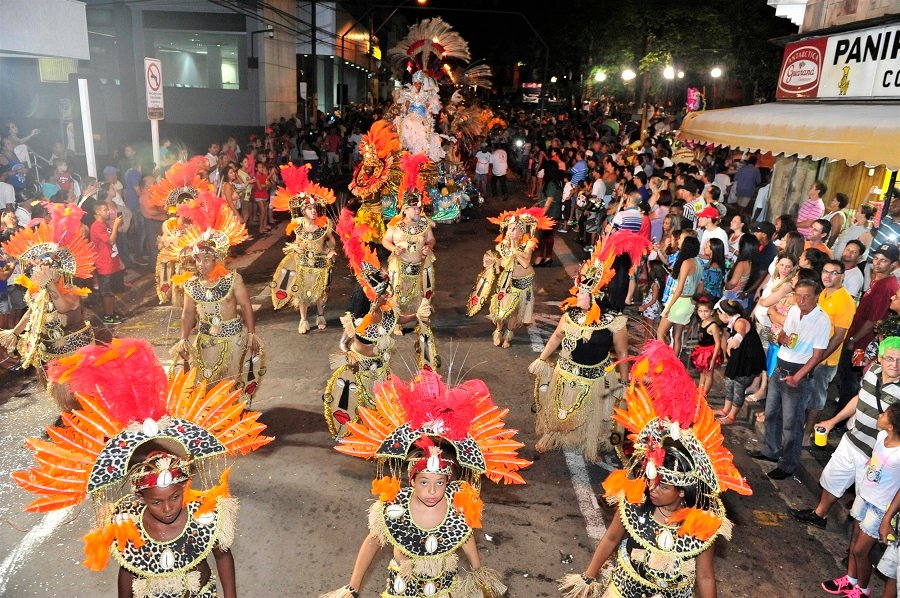 Escolas de Samba devem receber R$ 30 mil de subsídios; desfiles serão atrás do Ginásio de Esportes