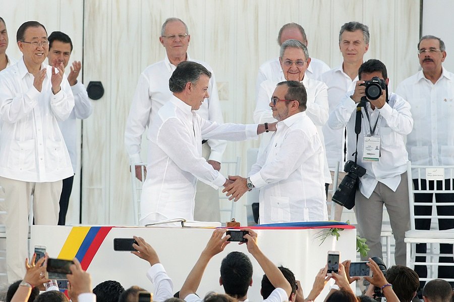 Congresso da Colômbia aprova lei de anistia para as Farc