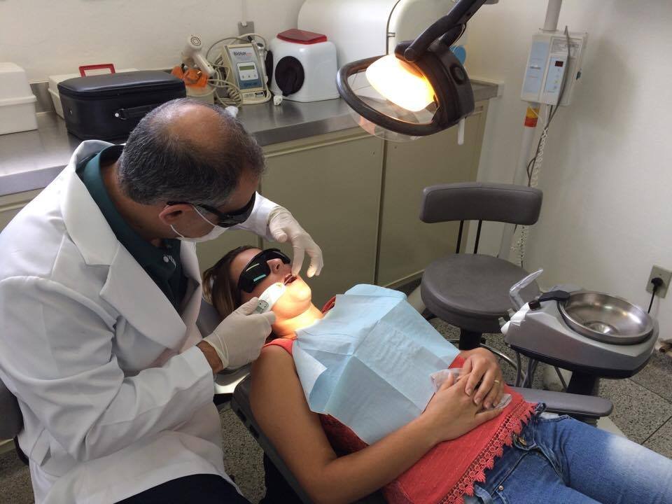 Serviço Odontológico do HCFMB previne complicações em pacientes internados