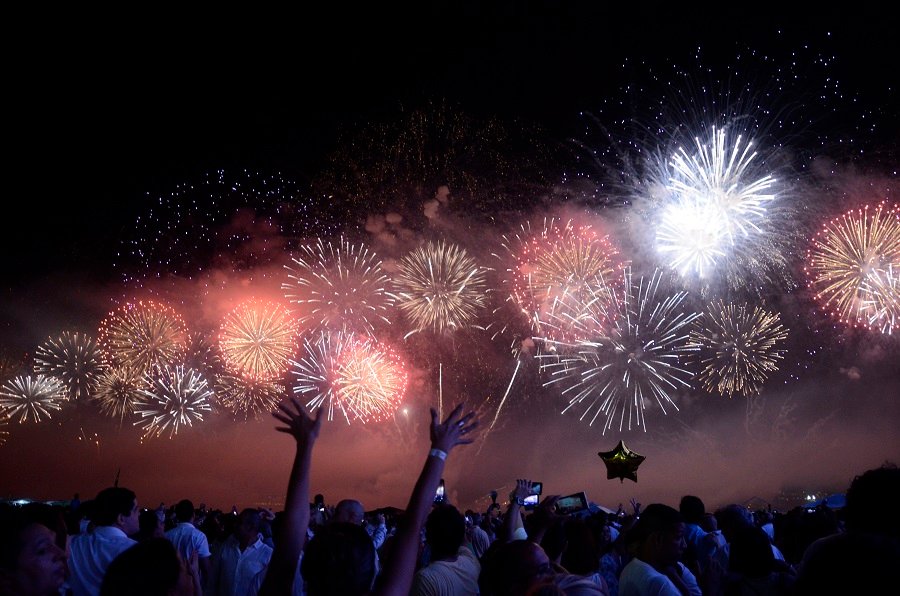 Senado analisa projeto que proíbe venda de fogos de artifício com barulho em todo o país