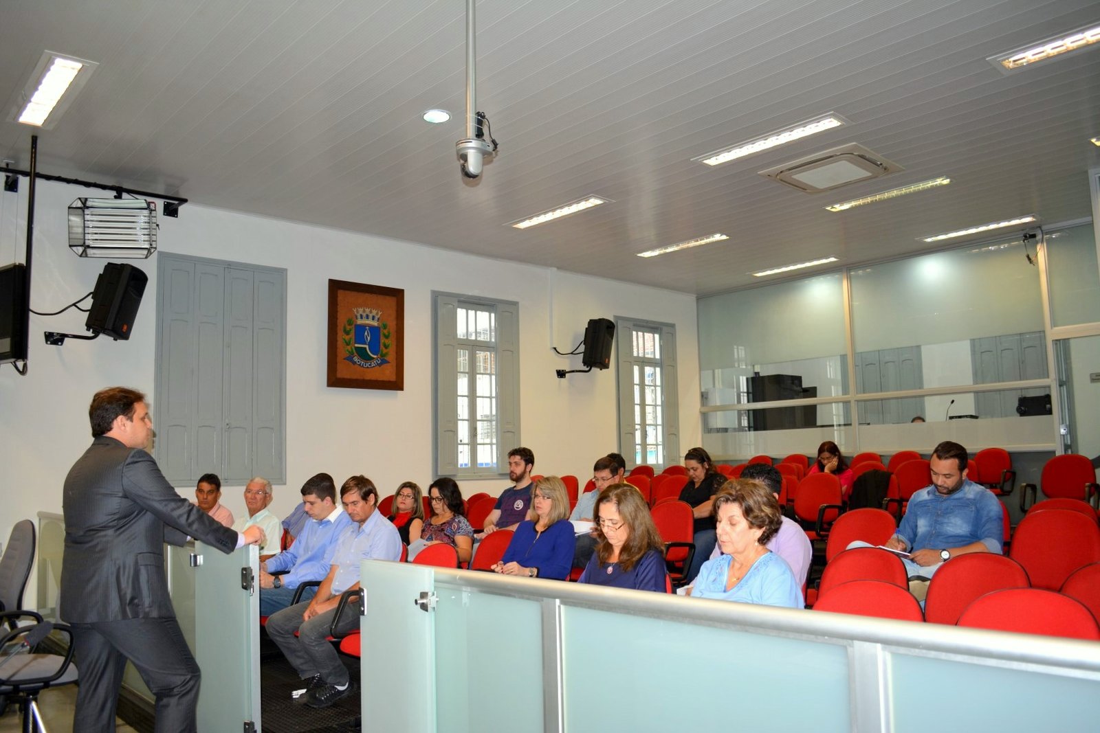 Câmara de Botucatu promove curso de gestão e fiscalização a vereadores