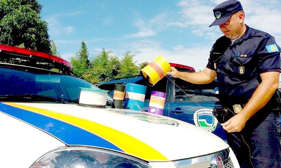 Propostas querem acabar com uso de cerol em pipas