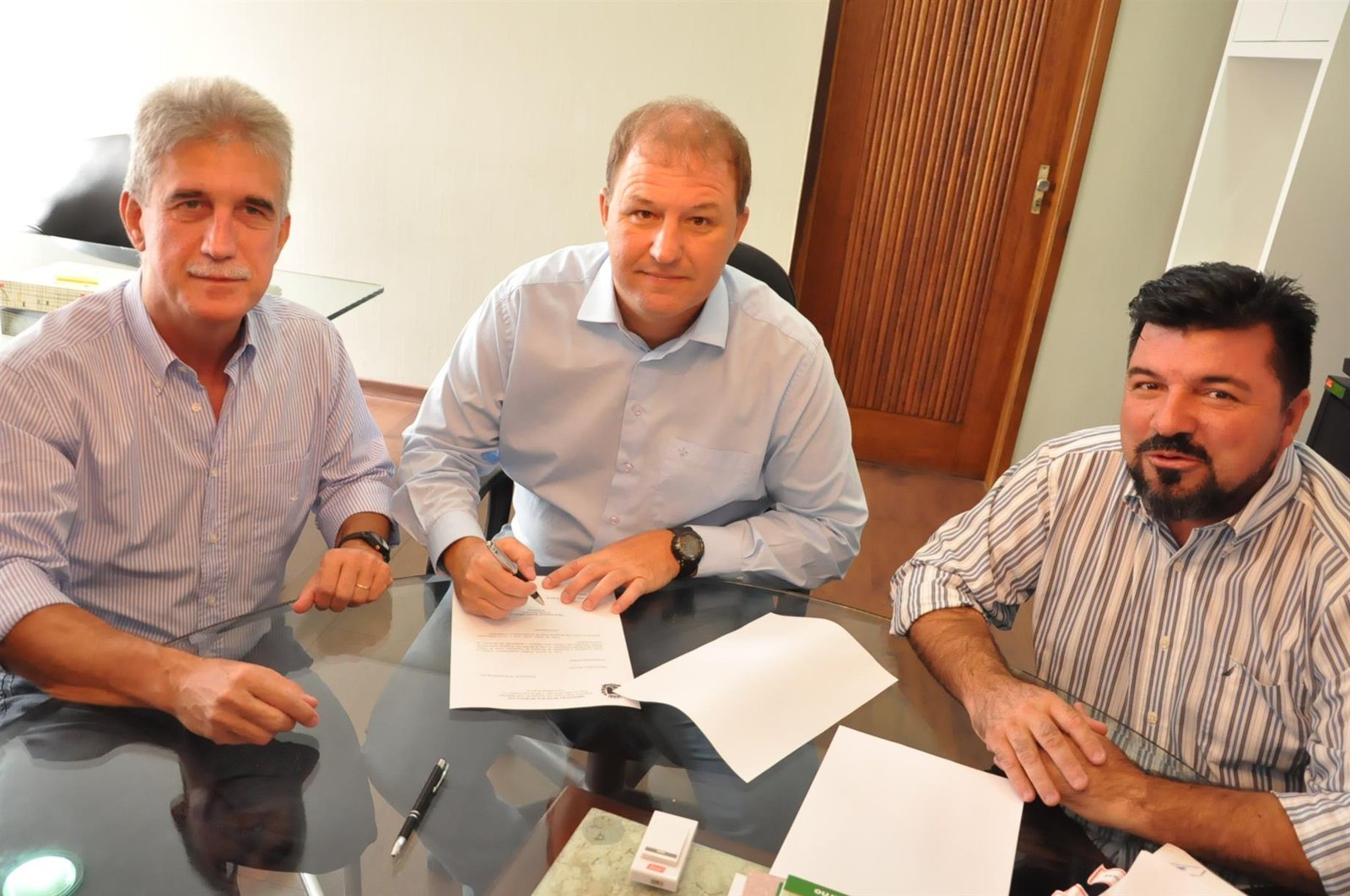 Construção de viaduto é confirmada em visita de deputado