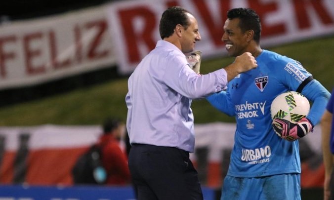 Corinthians X São Paulo fazem o primeiro clássico em terras estrangeiras