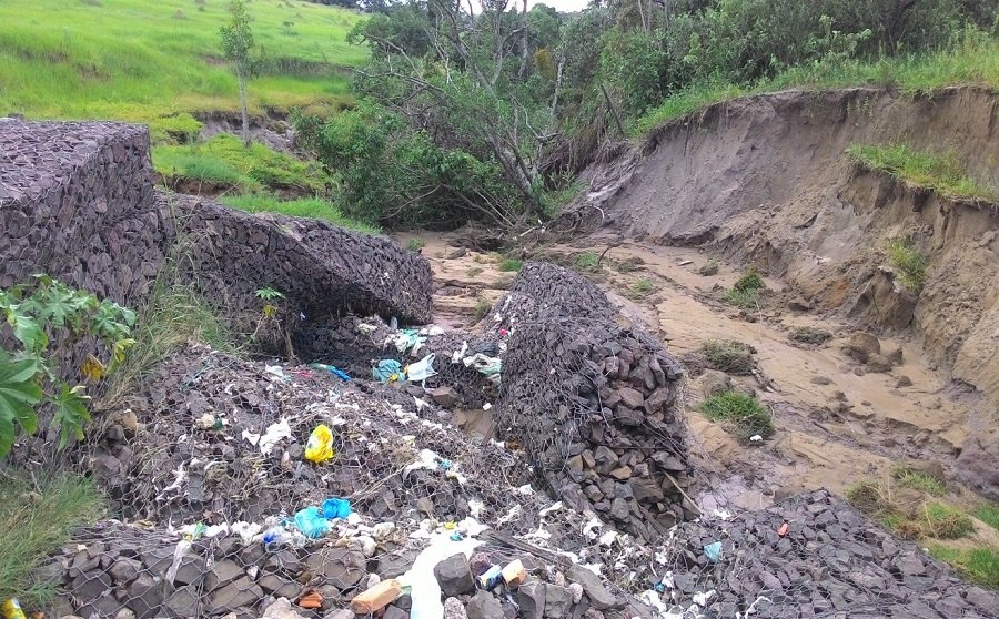 Com a tempestade, vem a irresponsabilidade (des)humana