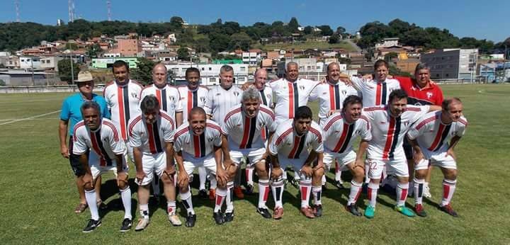 Futebol master da Ferroviária vence fora de casa