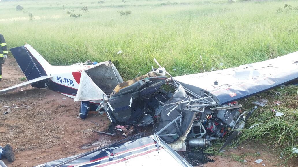 Ultraleve cai em Botucatu; duas pessoas morrem no acidente
