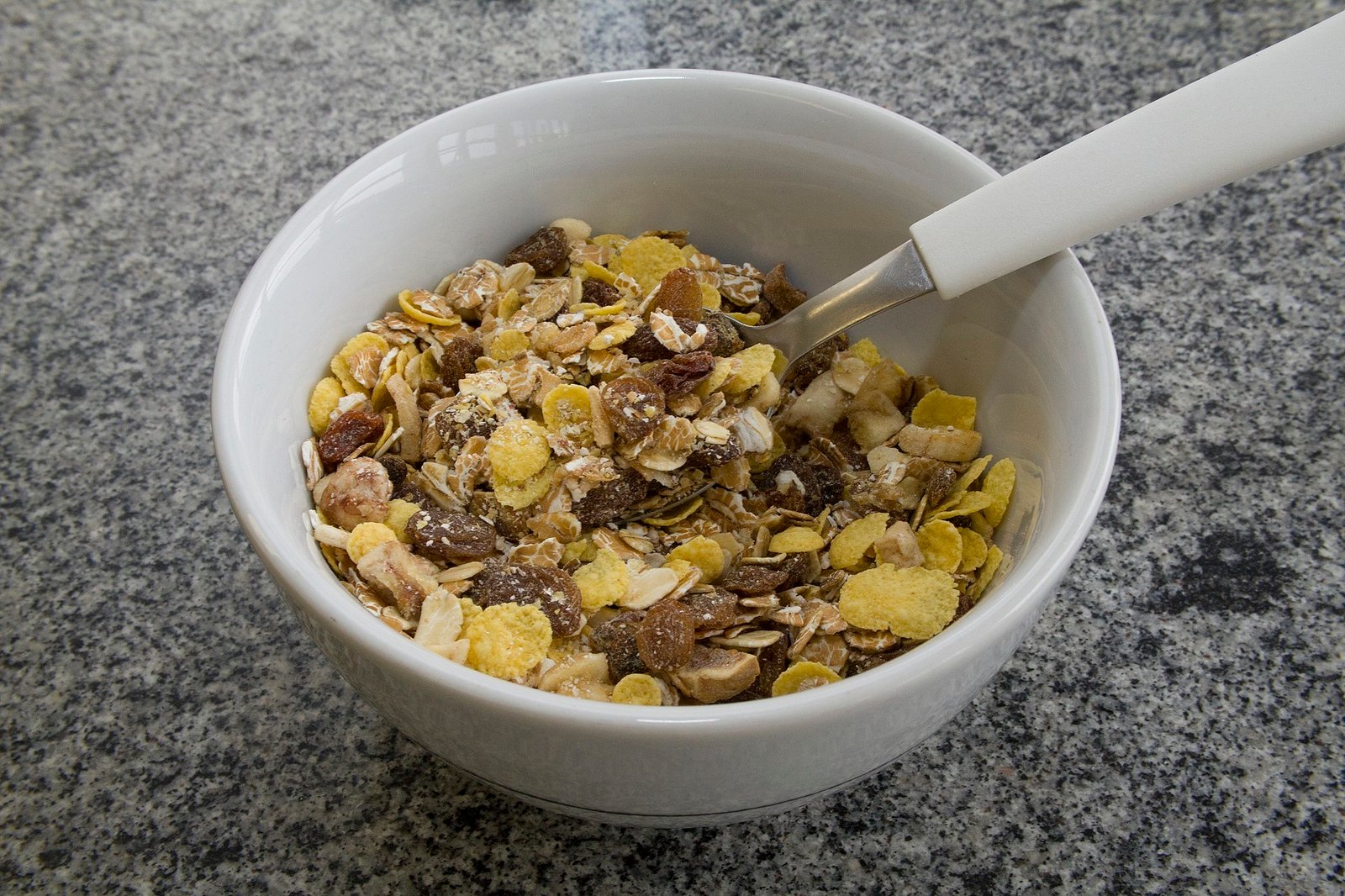 Nutricionista aponta 5 alimentos importantes para um café da manhã equilibrado