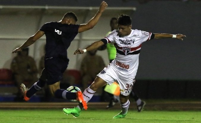 Com três de Cícero, São Paulo avança na Copa do Brasil