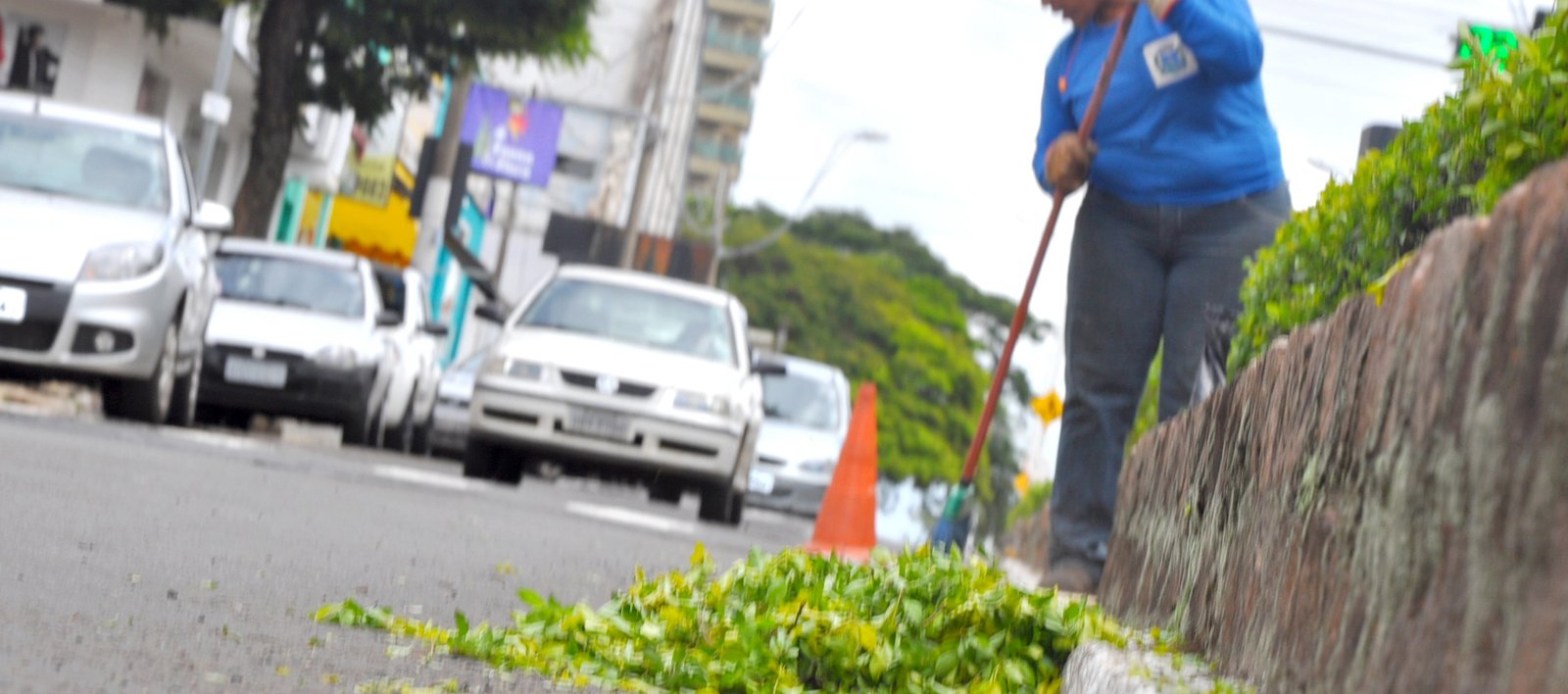 Prefeitura reduz contrato com Monte Azul e passará a fazer parte da limpeza pública