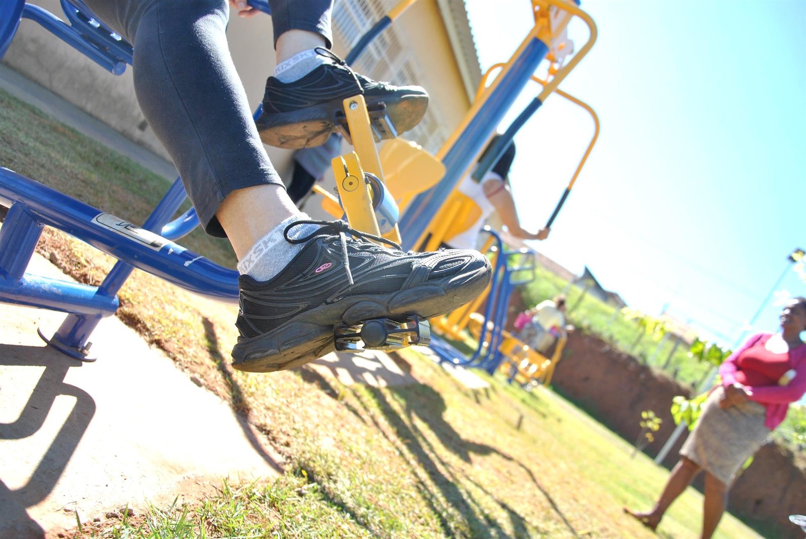 Praça da Juventude de Botucatu ganha academia ao ar livre