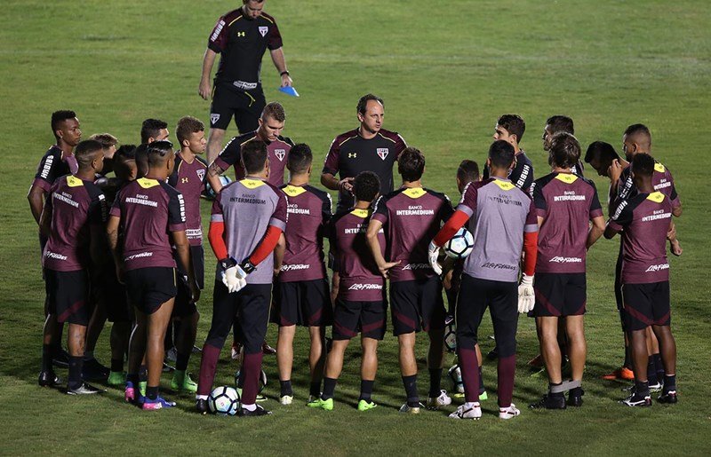 Com vantagem, São Paulo encara o ABC pela Copa do Brasil