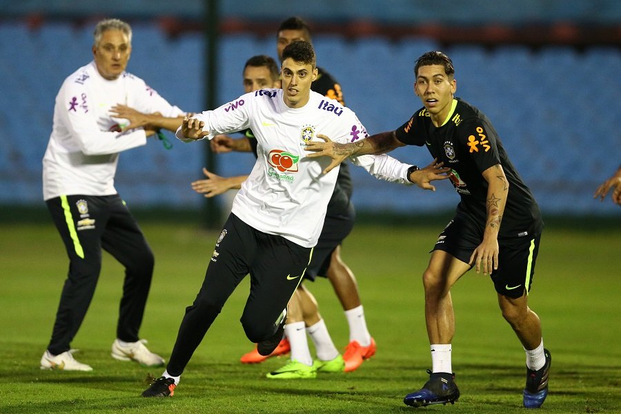 Próximo da vaga para a Copa, Brasil enfrenta o Uruguai