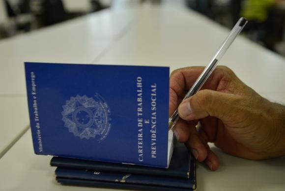 Revisão de aposentadoria a trabalhadores em atividades insalubres e/ou perigosas