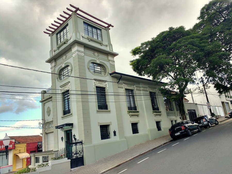 Restauração de ‘casarão’ na João Passos é destaque na Casa Vogue