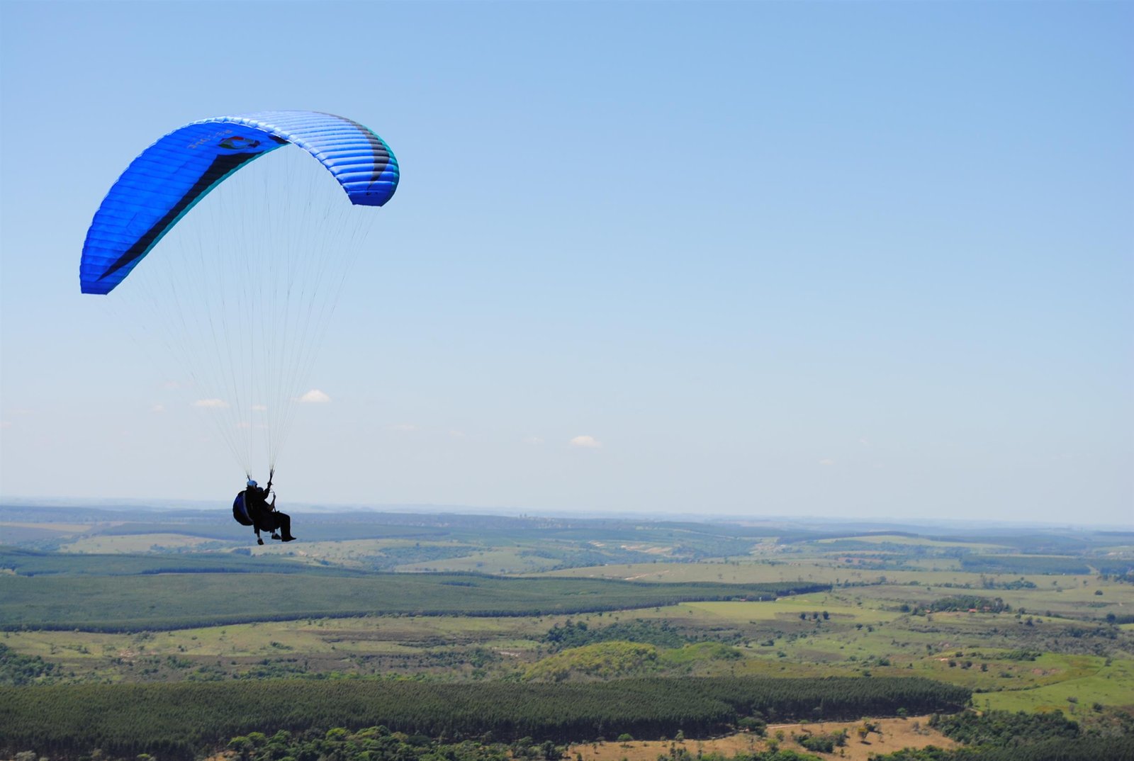 Feriado prologando em Botucatu traz Festival de Voo Livre, Desafio Brasil de Trekking e Encontro de Carros Antigos